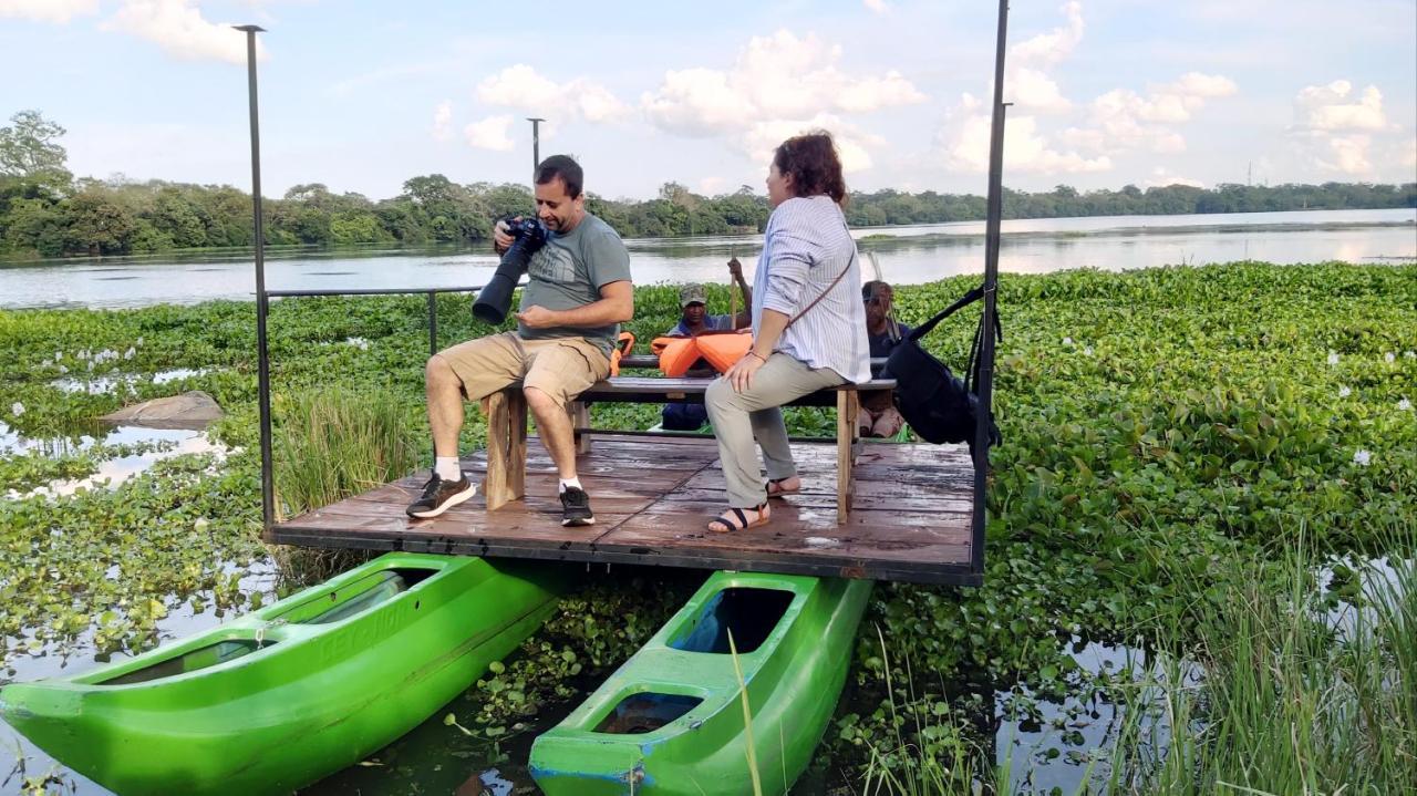 Lake Cabin Polonnaruwa Luaran gambar